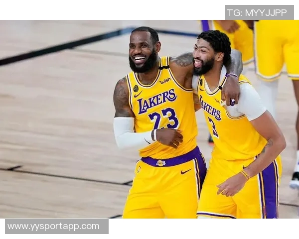 美记分析詹姆斯与东契奇重叠功能浓眉小里搭档更为合适 美记分析詹姆斯与东契奇重叠功能浓眉小里搭档更为合适