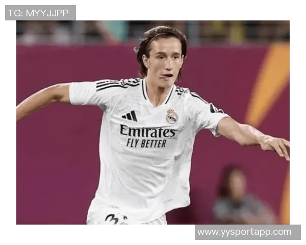 多特和尤文等多支英超球队关注皇马18岁后卫霍安马丁内斯