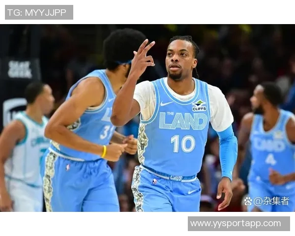 加兰表现平平14投6中贡献15分5篮板10助攻5失误球队状态堪忧 加兰表现平平14投6中贡献15分5篮板10助攻5失误球队状态堪忧