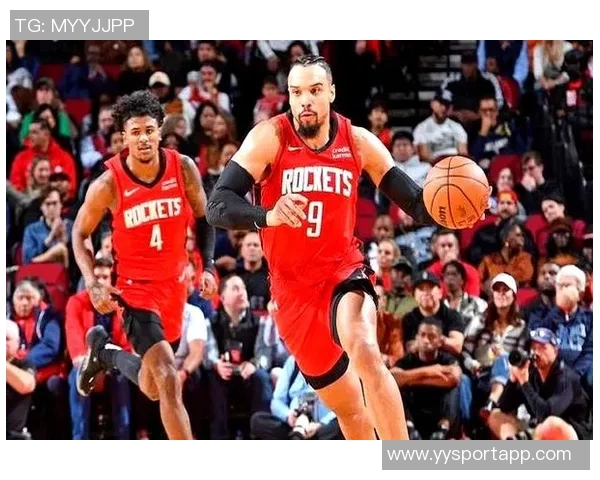 昔日好友重聚赛后杰伦格林与狄龙携火箭队友畅谈欢笑温情瞬间