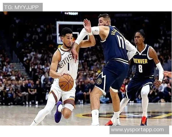 布克半场表现起伏7投4中仅得13分失误频频影响球队节奏